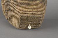 Salish%20artist%2C%20%3Cb%3E%3Ci%3E%20Basket%3C%2Fi%3E%3C%2Fb%3E%2C%201850%2F1880%2C%20cherry%20bark%20and%20beargrass%2C%20Museum%20Purchase%3A%20Indian%20Collection%20Subscription%20Fund%2C%20Rasmussen%20Collection%20of%20Northwest%20Coast%20Indian%20Art%2C%20no%20known%20copyright%20restrictions%2C%2048.3.769